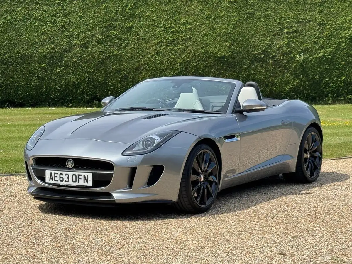 2013-jaguar-f-type-30-big-28
