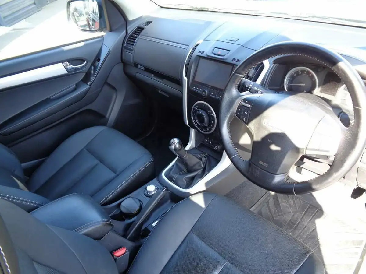 2020-isuzu-d-max-19td-utah-big-2