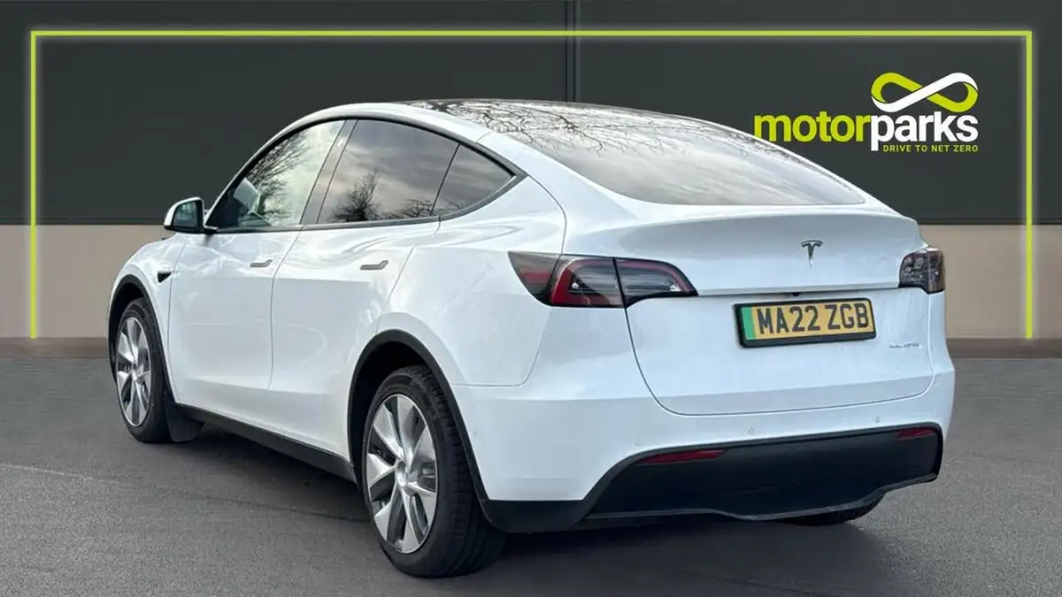 2022-tesla-model-y-e-long-range-big-4