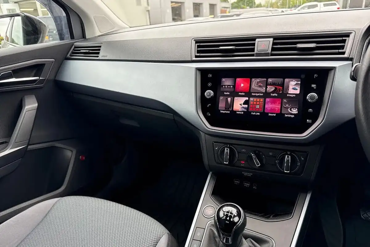 2019-seat-arona-16tdi-se-technology-lux-115ps-ss-big-45
