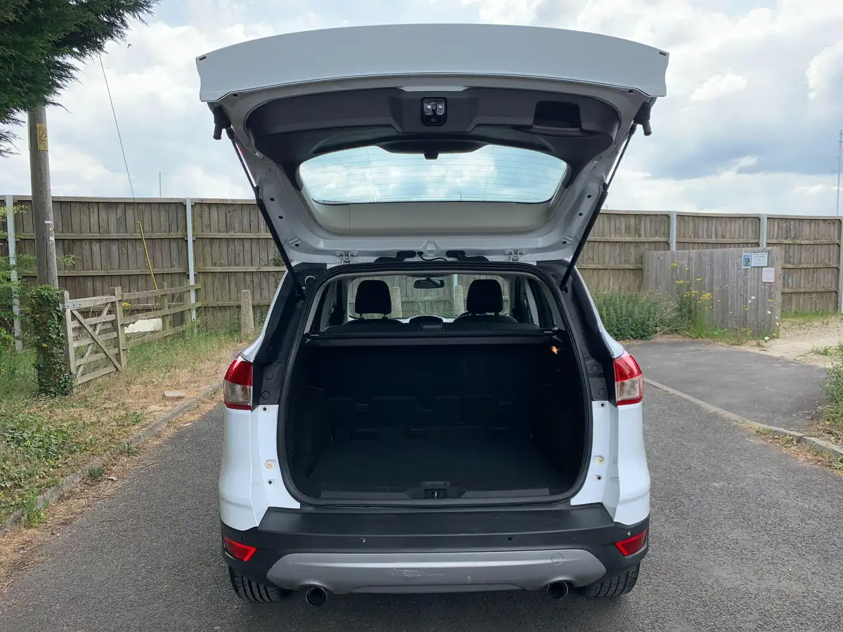 2013-ford-kuga-20tdci-zetec-big-35