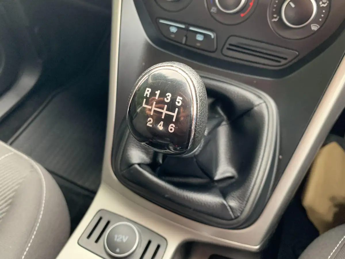2013-ford-kuga-20tdci-zetec-big-7