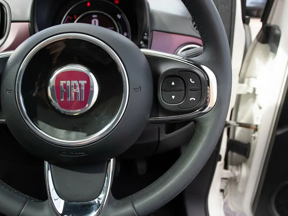 2020-fiat-500-10-star-big-19