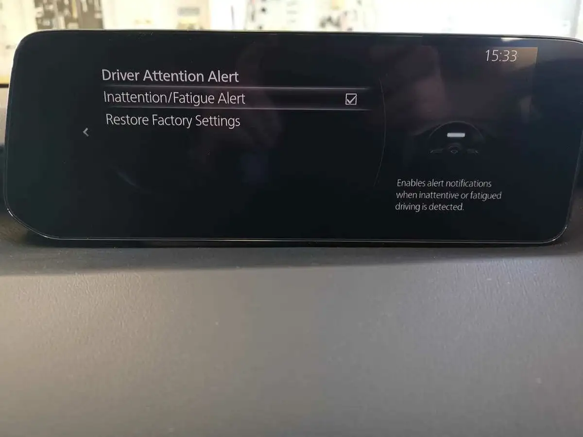 2025-mazda-mazda3-20-e-skyactiv-x-exclusive-line-hatchback-5d-big-36