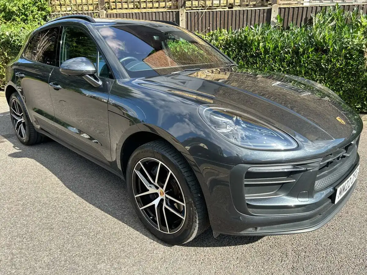 2022-porsche-macan-20-big-8
