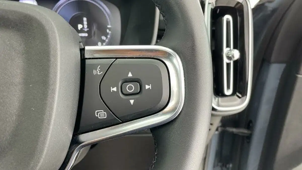 2021-volvo-xc40-15-t5-r-design-262bhp-big-20