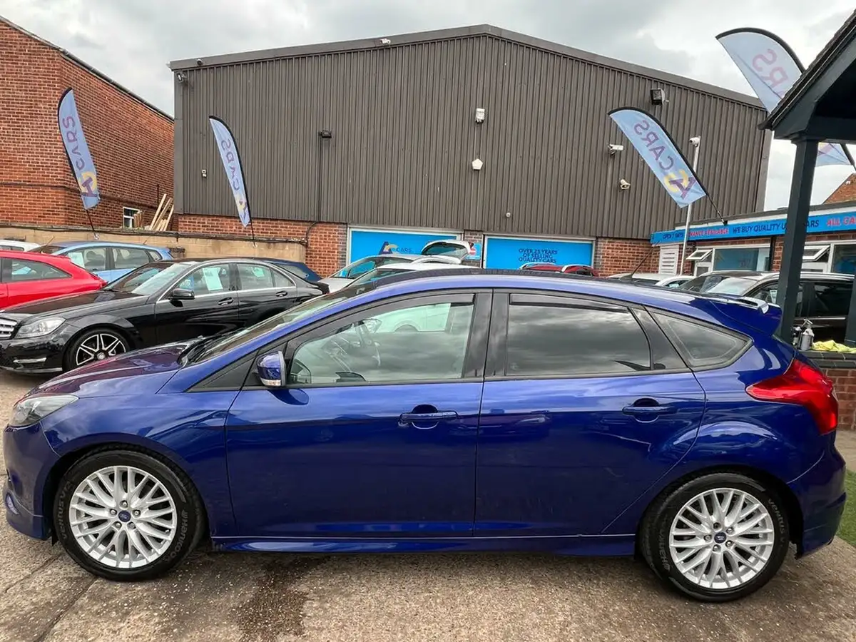 2014-ford-focus-16tdci-zetec-s-hatchback-big-42
