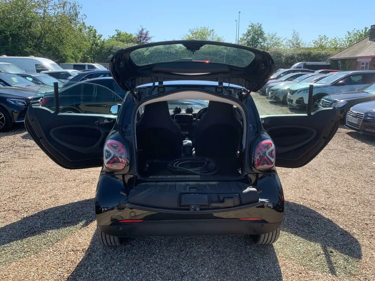 2021-smart-fortwo-eq-brabus-line-coupe-big-35