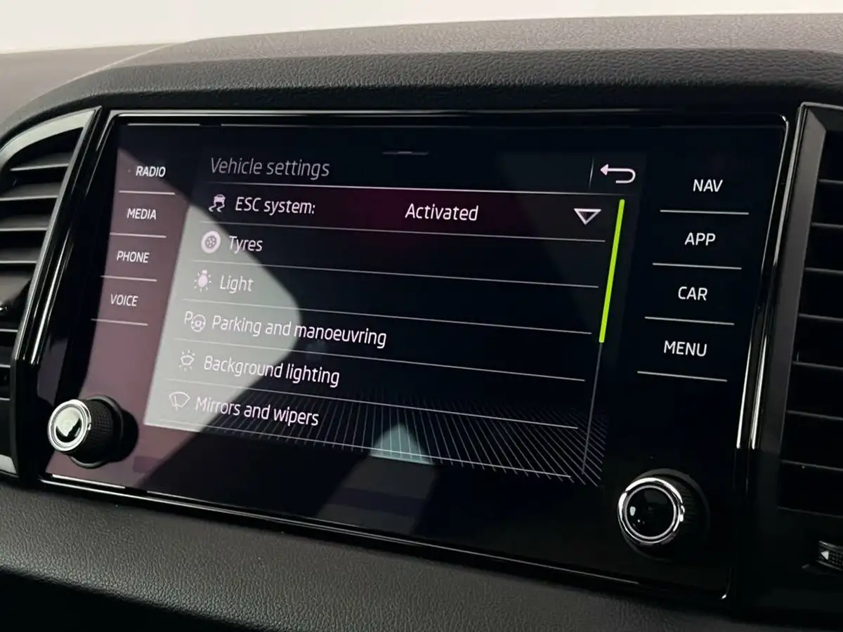 2021-skoda-karoq-15-tsi-sportline-dsg-big-34