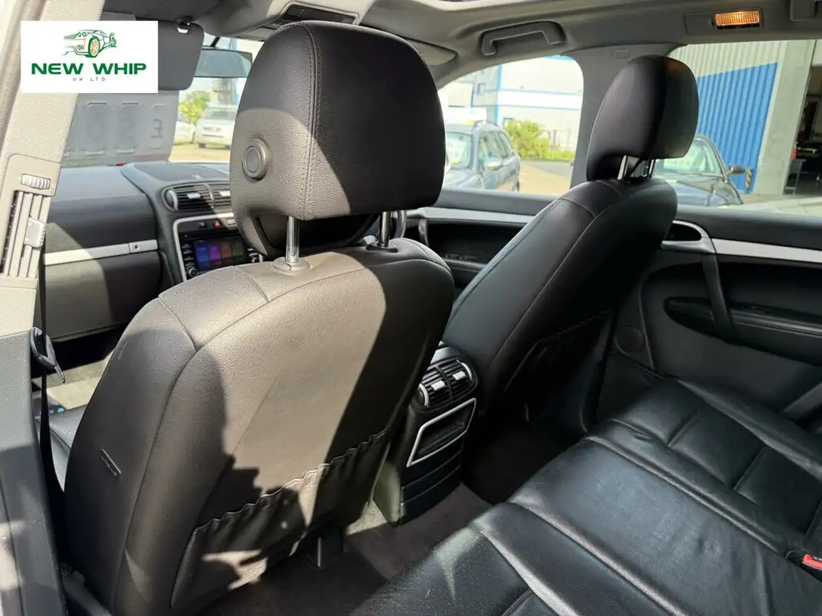 2004-porsche-cayenne-32-big-48