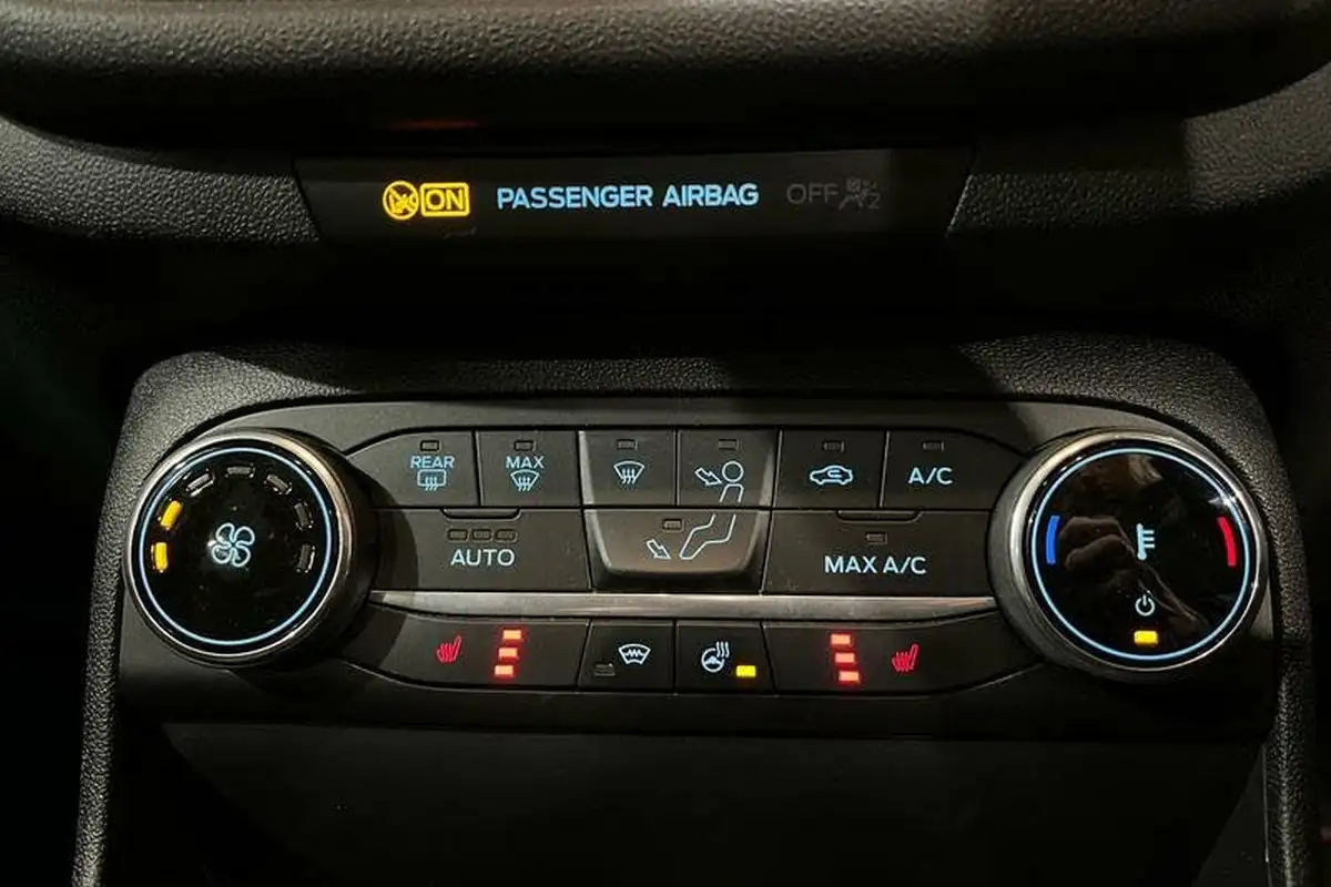 2022-ford-fiesta-10t-st-line-vignale-125ps-hybrid-mhev-5d-big-33