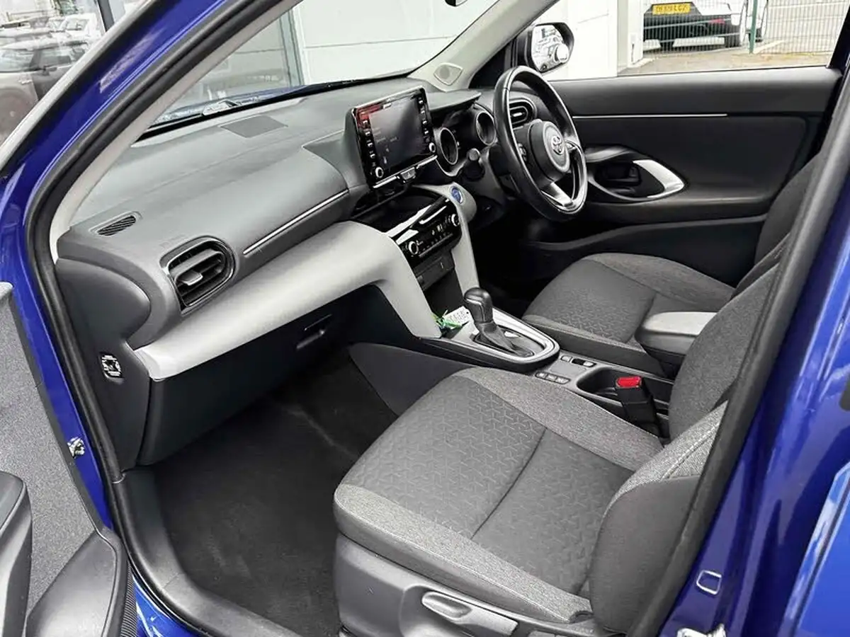 2022-toyota-yaris-cross-15-vvt-i-icon-big-4