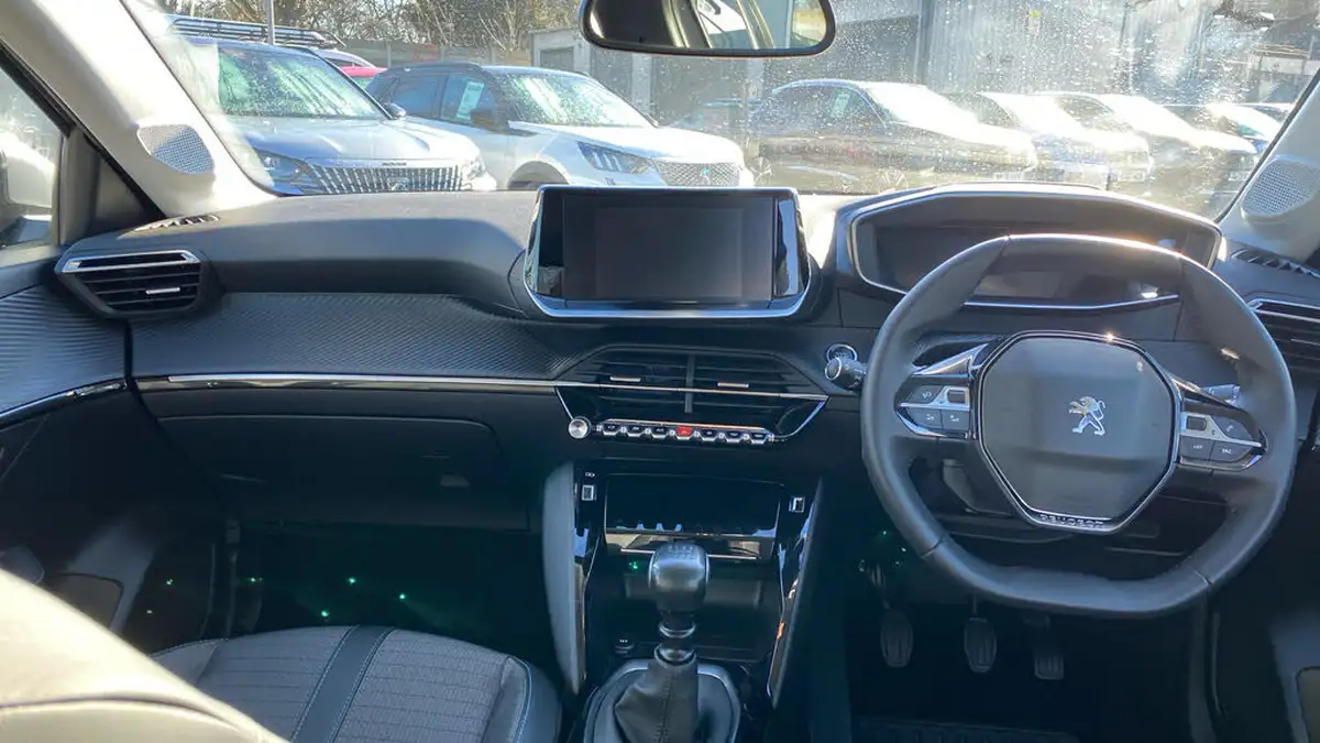 2021-peugeot-208-12-puretech-allure-premium-100bhp-big-3