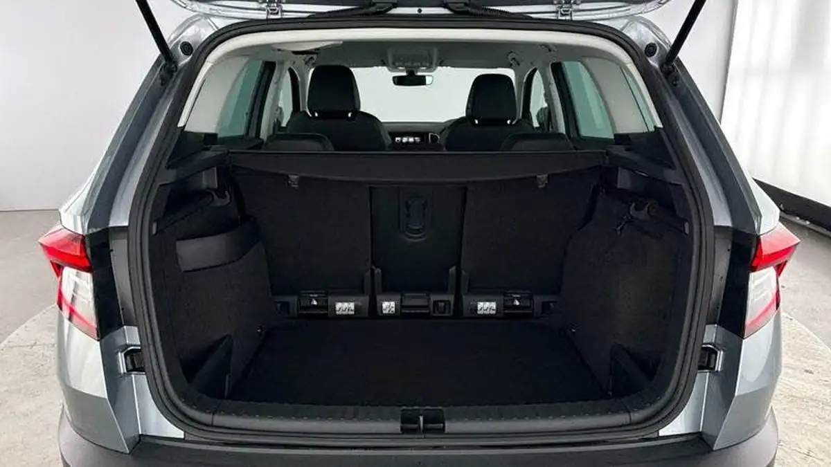 2021-skoda-karoq-10-tsi-se-l-110ps-big-30
