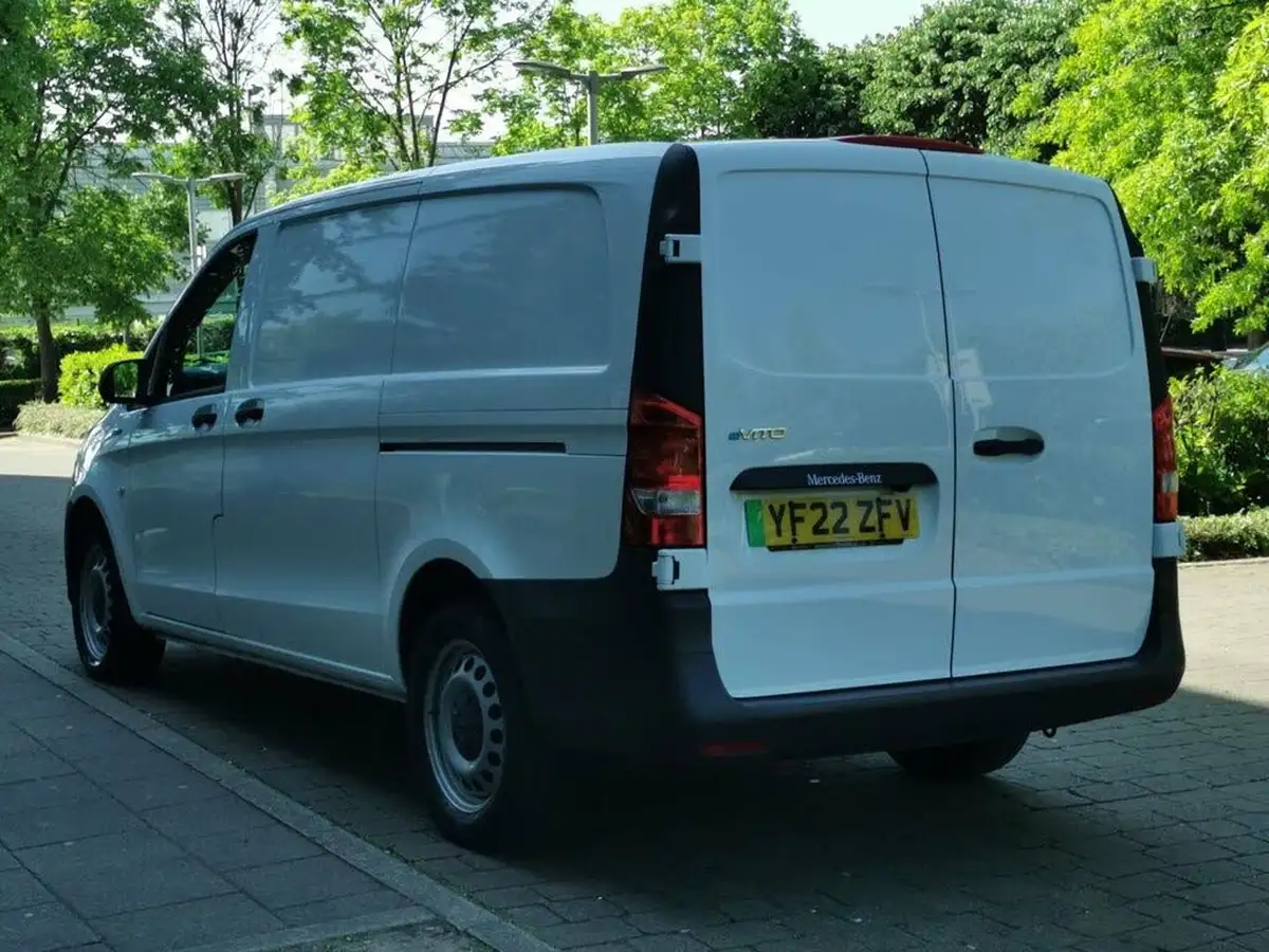 2022-mercedes-benz-vito-e-progressive-l2-big-3