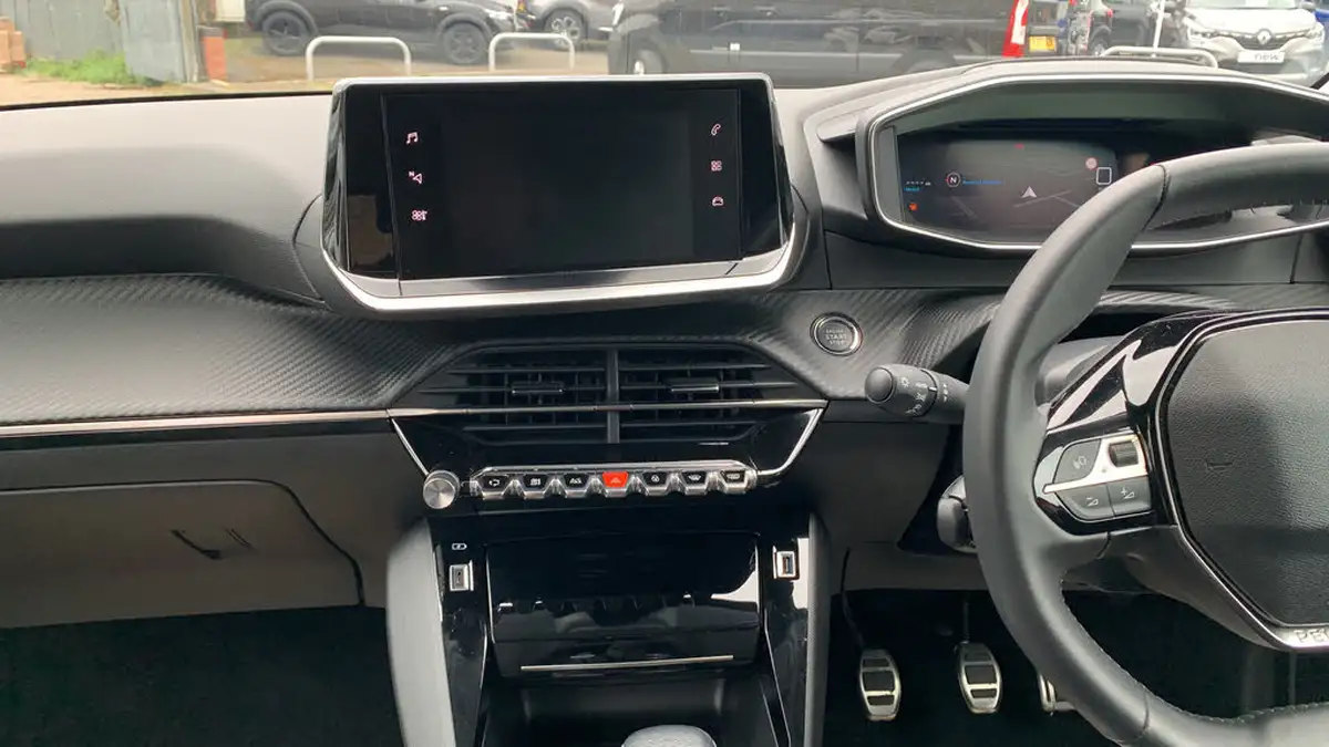 2023-peugeot-208-12-puretech-allure-premium-100ps-big-10