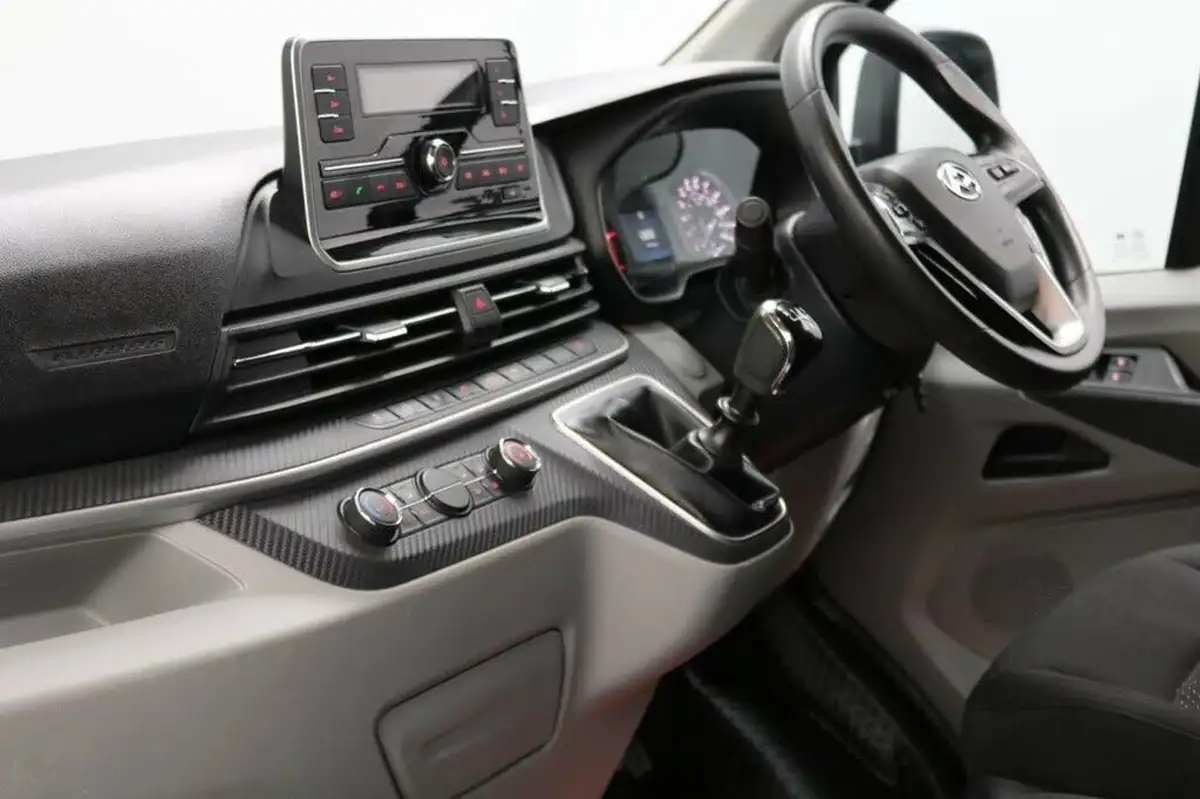 2021-maxus-deliver-9-big-30