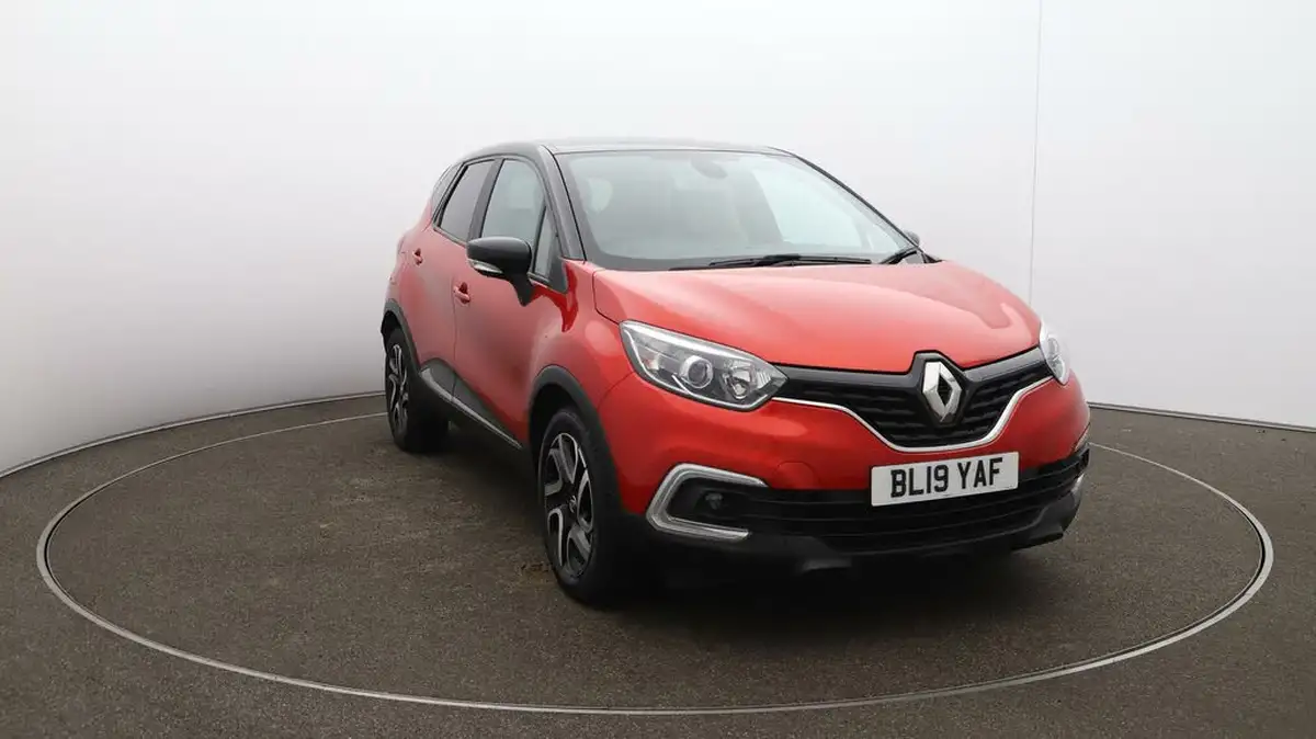 2019-renault-captur-09-tce-iconic-big-41