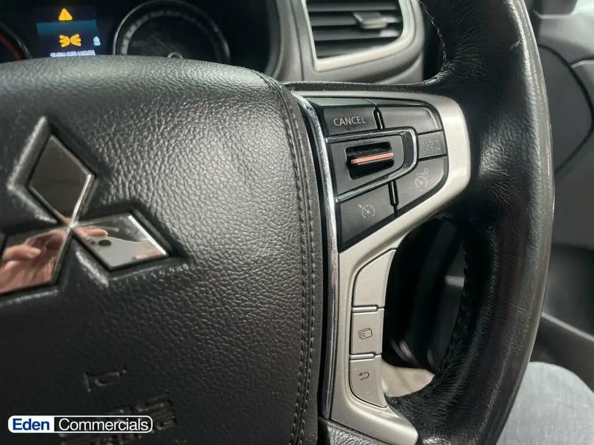 2020-mitsubishi-l200-22di-d-warrior-big-40