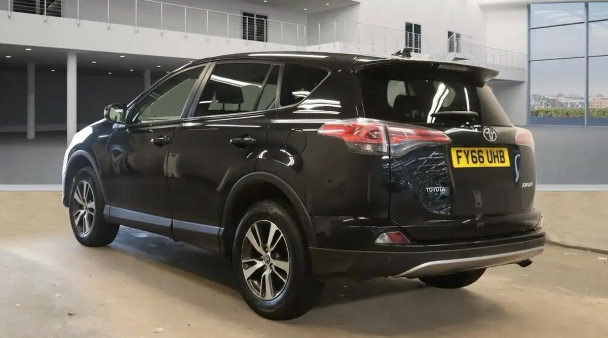 2016-toyota-rav4-20d-4d-business-edition-tss-navi-big-7