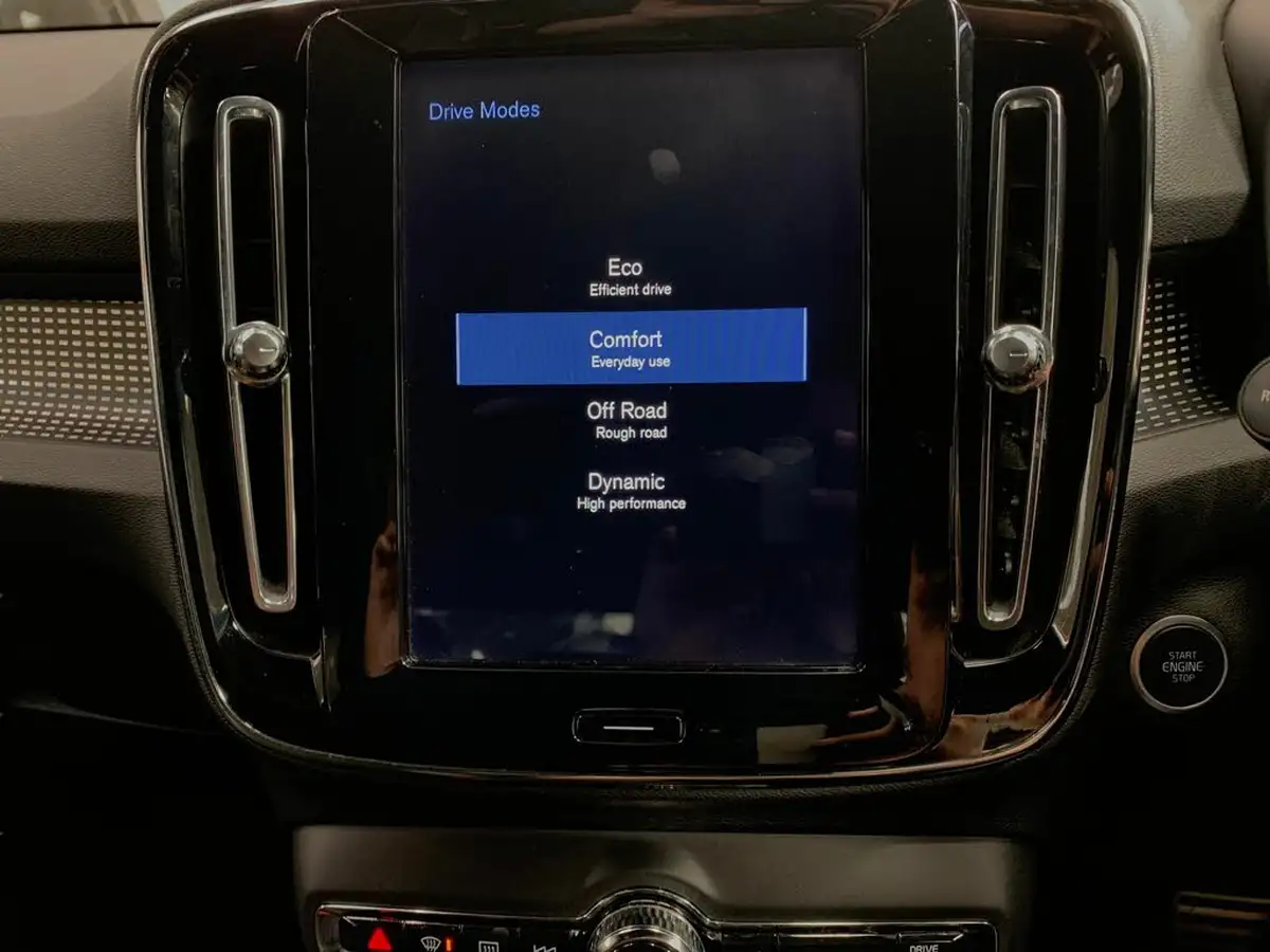 2018-volvo-xc40-20td-d4-first-edition-big-22