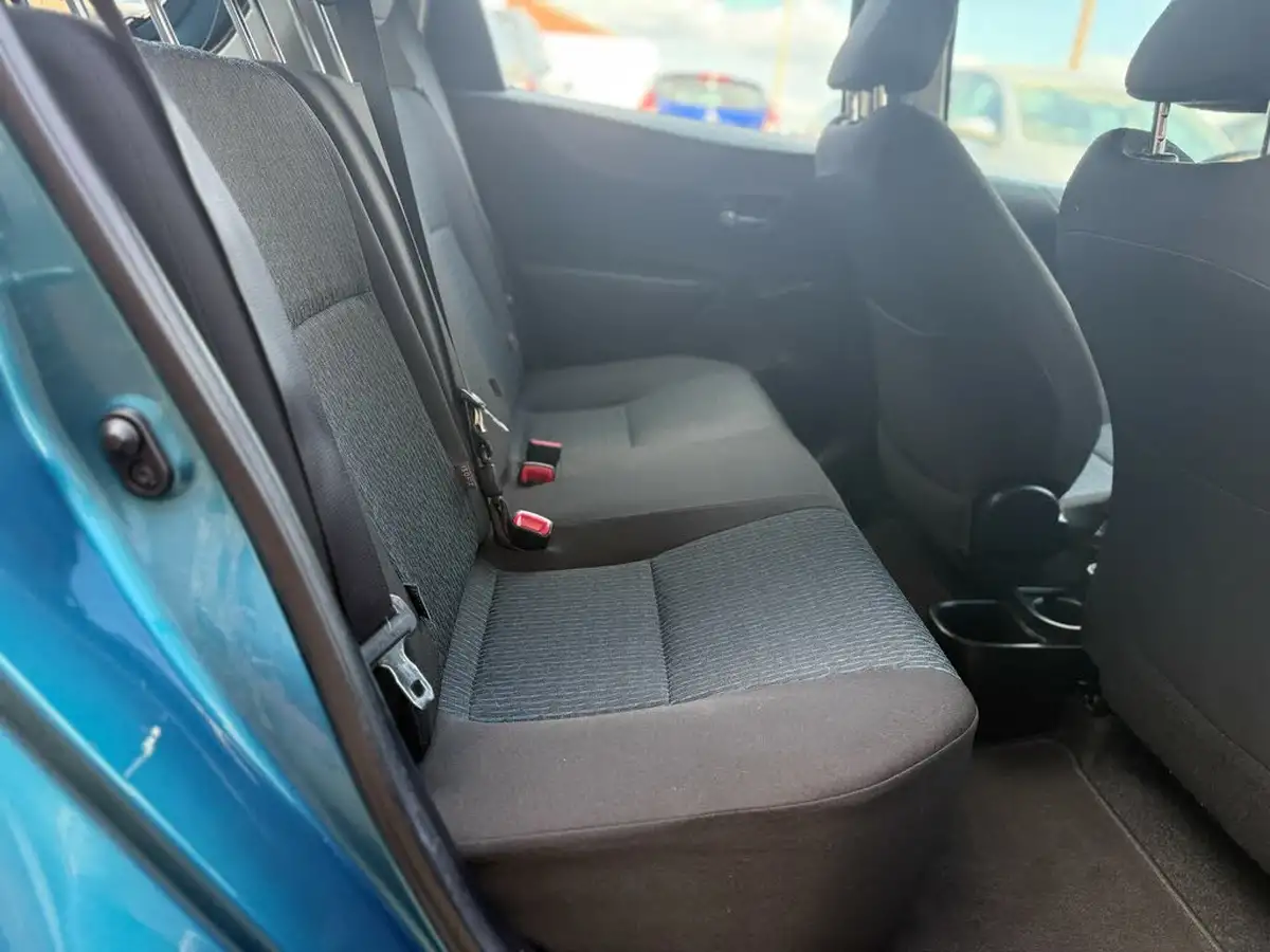2012-toyota-yaris-133-tr-vvt-i-5d-big-13