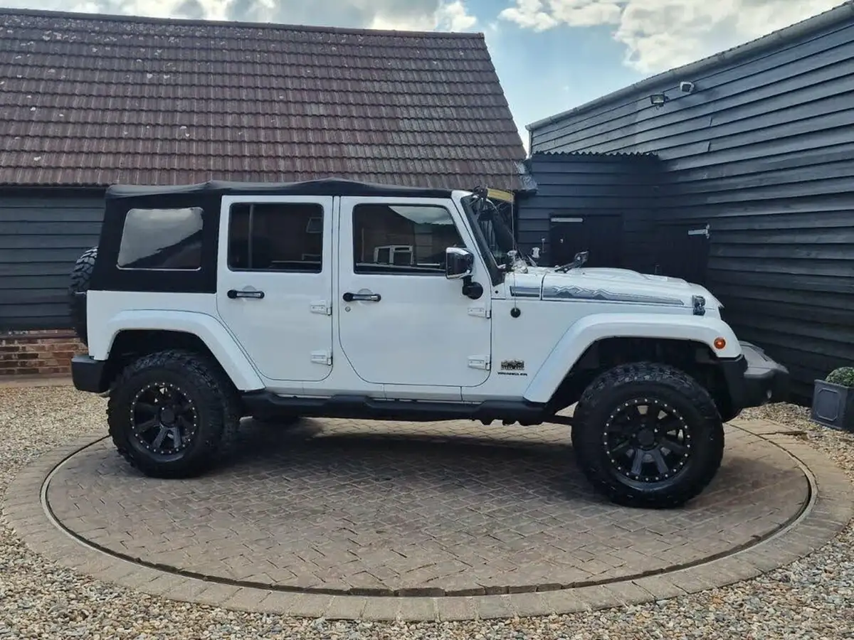 2014-jeep-wrangler-28crd-overland-unlimited-5d-big-38