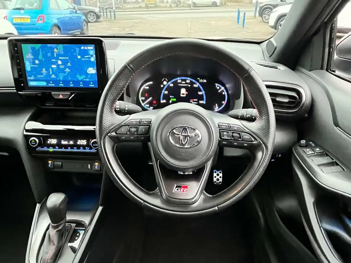 2023-toyota-yaris-cross-15-vvt-i-gr-sport-big-17