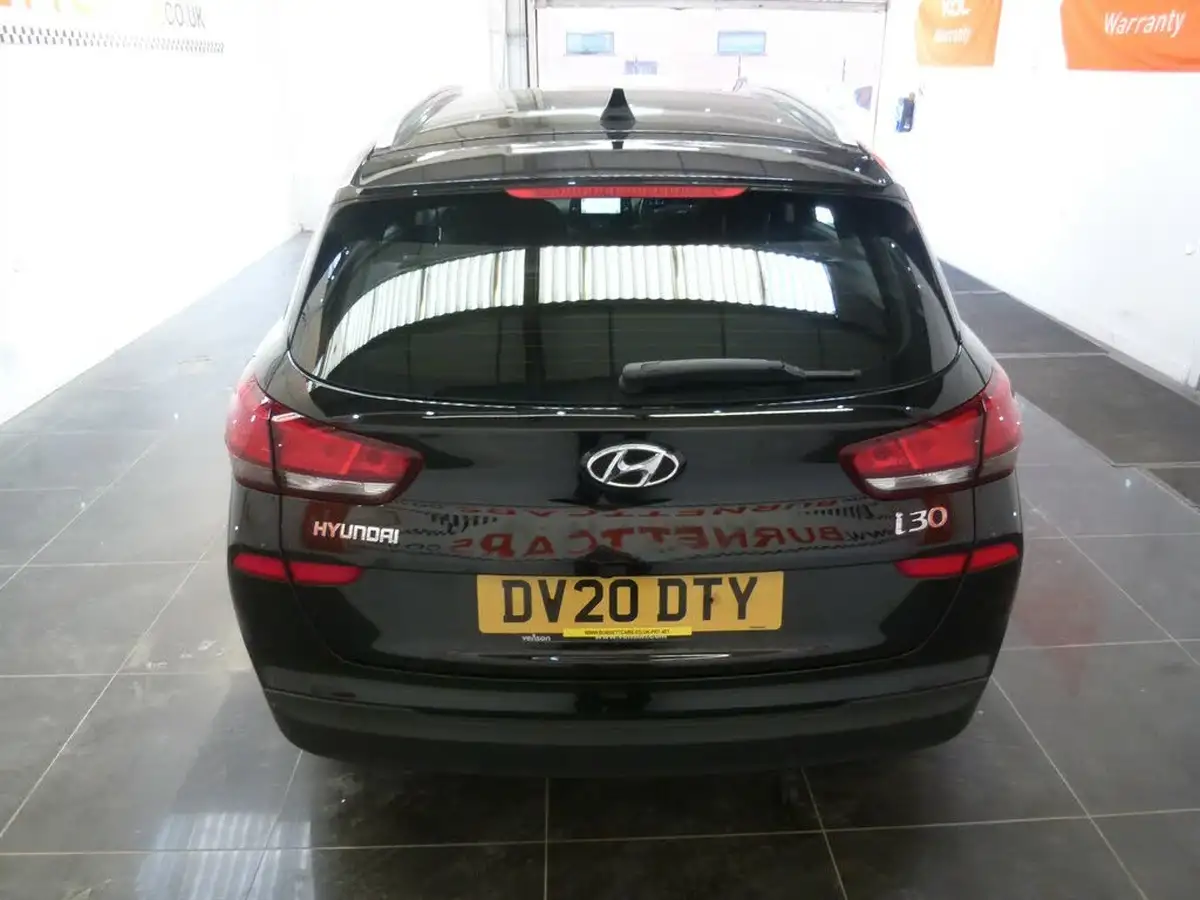 2020-hyundai-i30-16crdi-se-nav-115ps-tourer-big-6