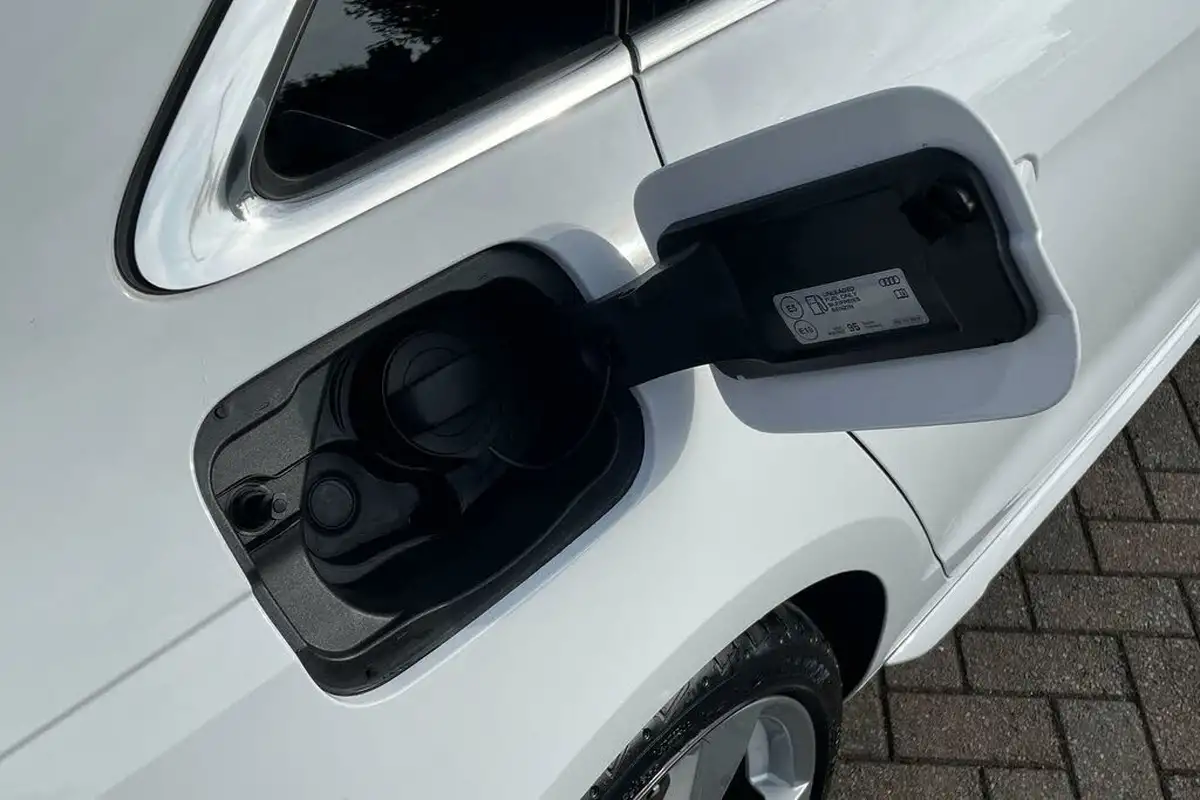 2022-audi-a4-20-35-tfsi-s-line-tronic-big-40