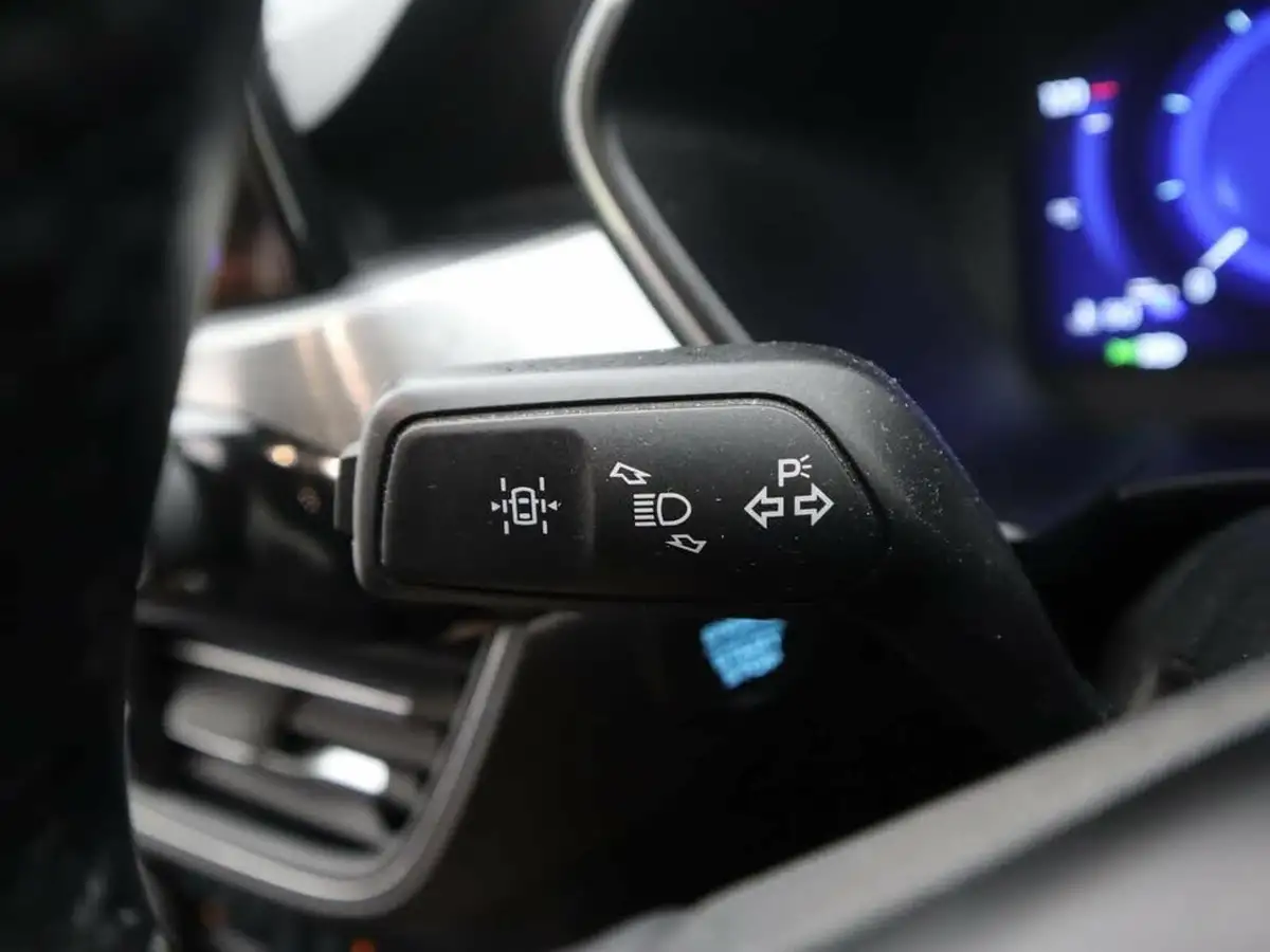 2022-ford-kuga-big-36