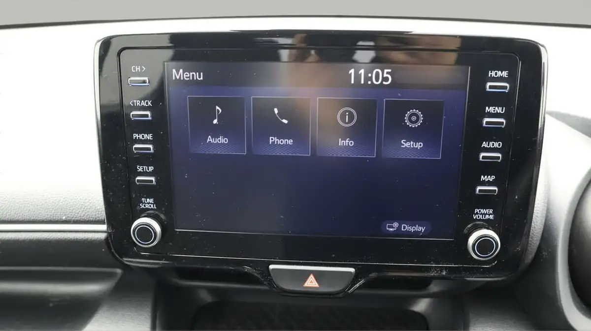 2022-toyota-yaris-15-vvt-i-design-big-10