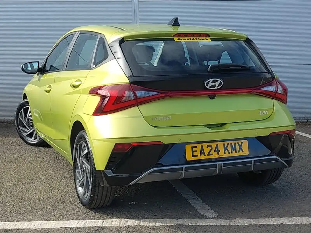 2024-hyundai-i20-10-t-gdi-advance-dct-big-1
