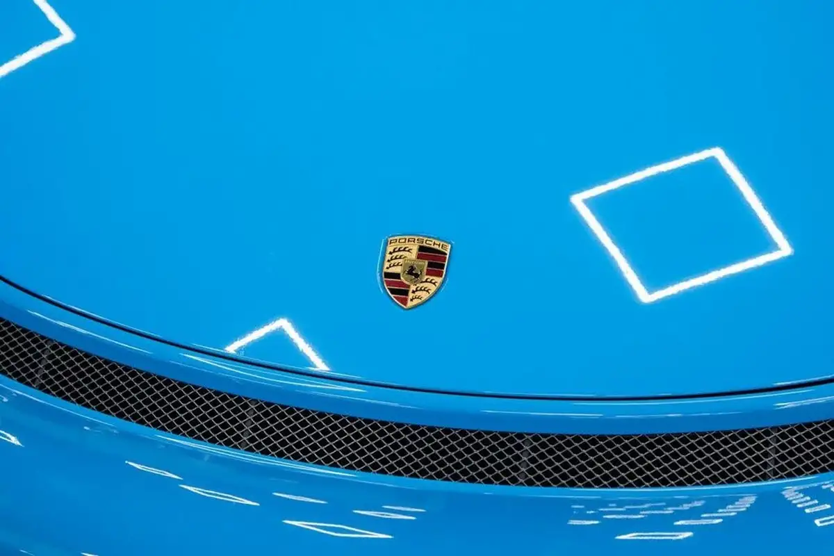 2016-porsche-cayman-38-gt4-big-11