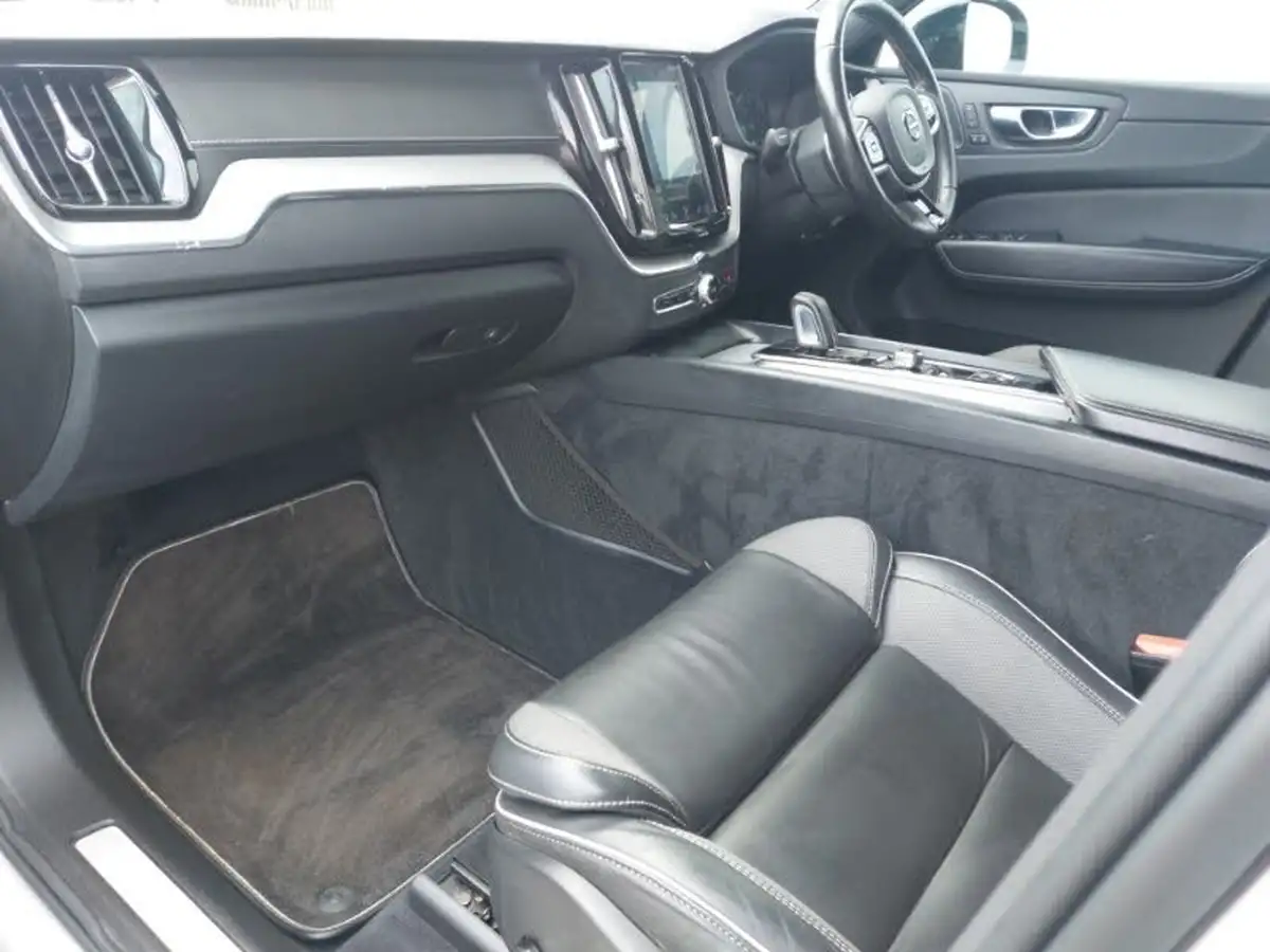2020-volvo-xc60-20td-b5-r-design-pro-big-4