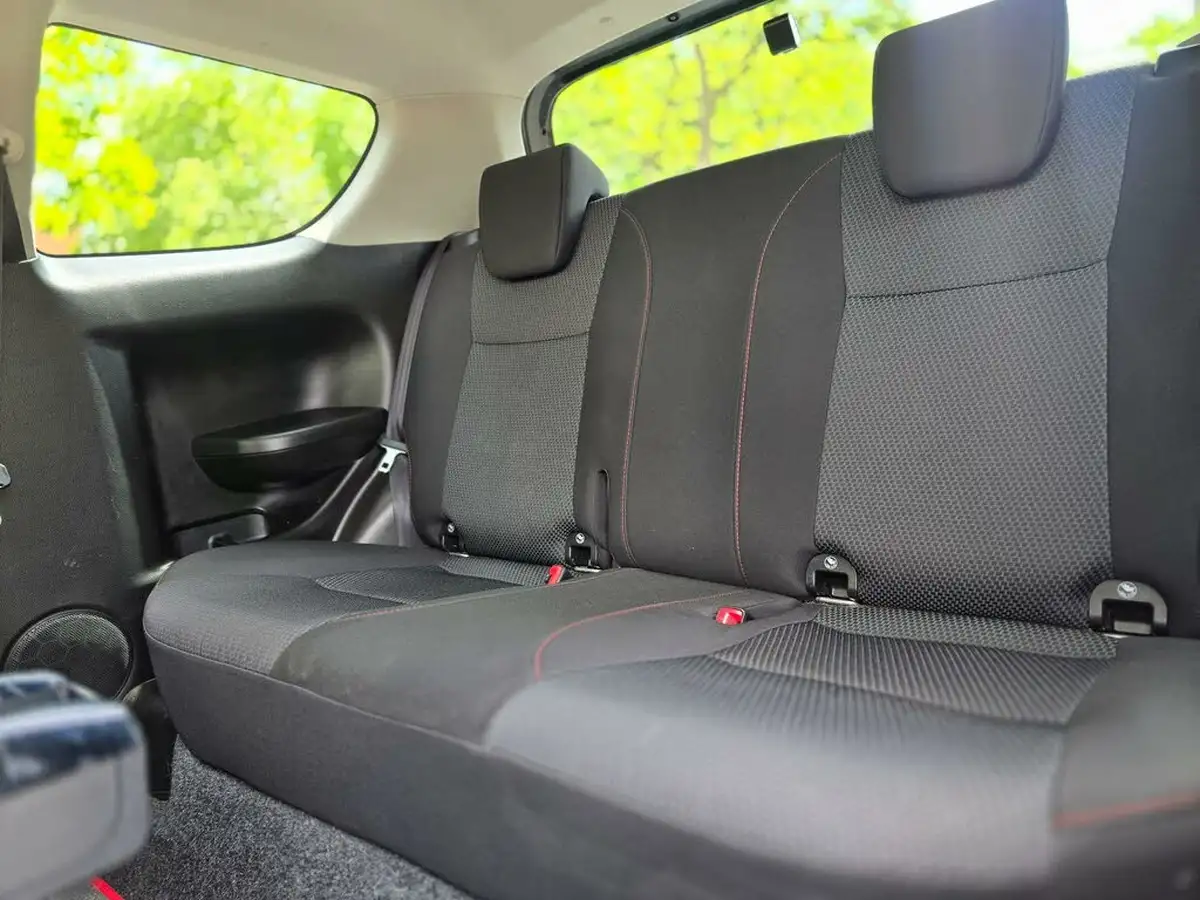 2014-suzuki-swift-16-sport-134bhp-3d-big-9