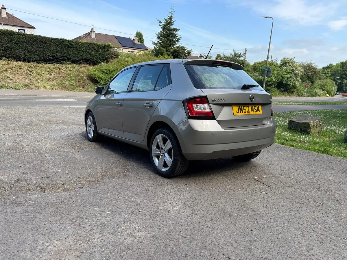 2015-skoda-fabia-14tdi-se-l-90ps-hatchback-dsg-big-5