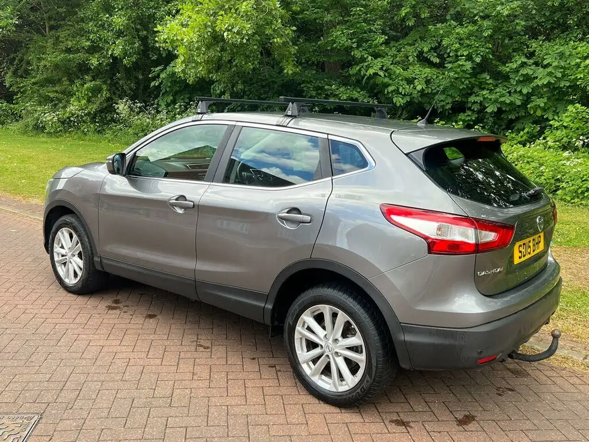2015-nissan-qashqai-15dci-acenta-smart-vision-pack-big-2