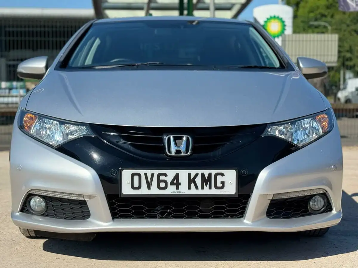 2014-honda-civic-16td-se-plus-hatchback-big-1