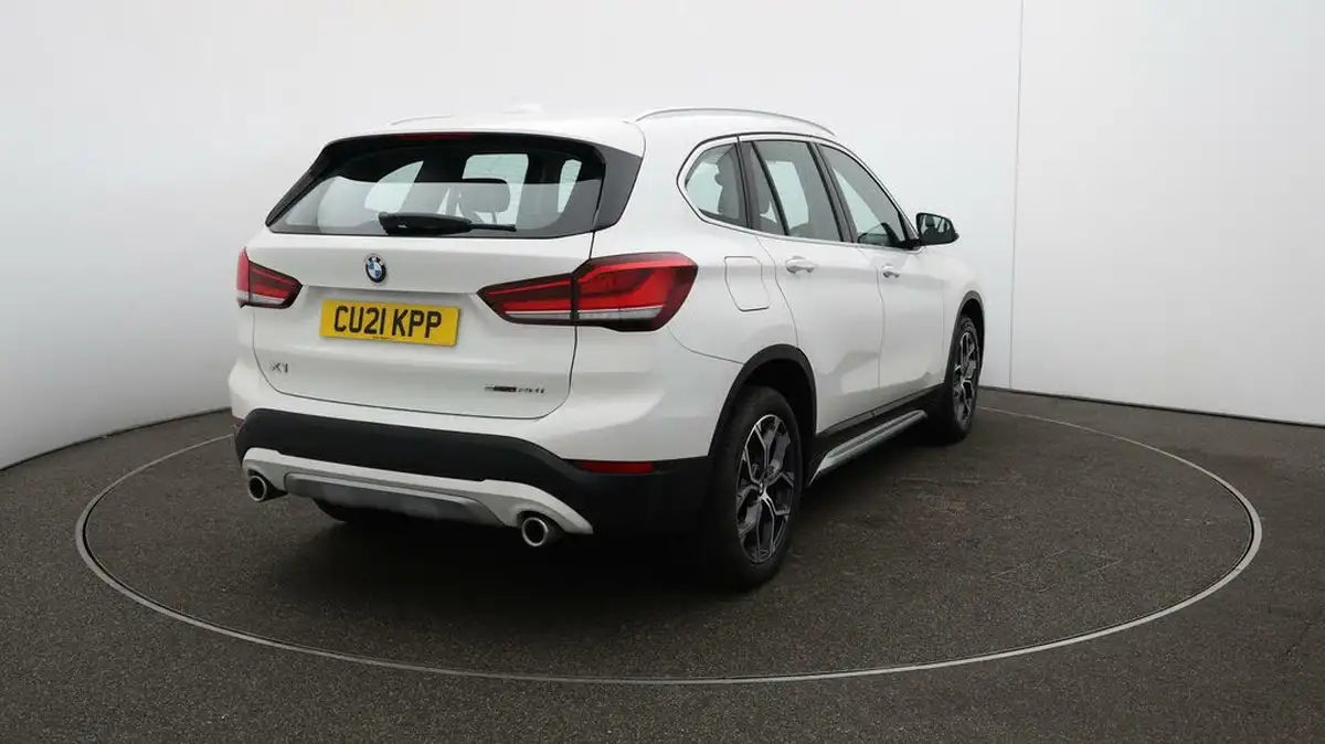 2021-bmw-x1-20-sdrive20i-xline-big-55