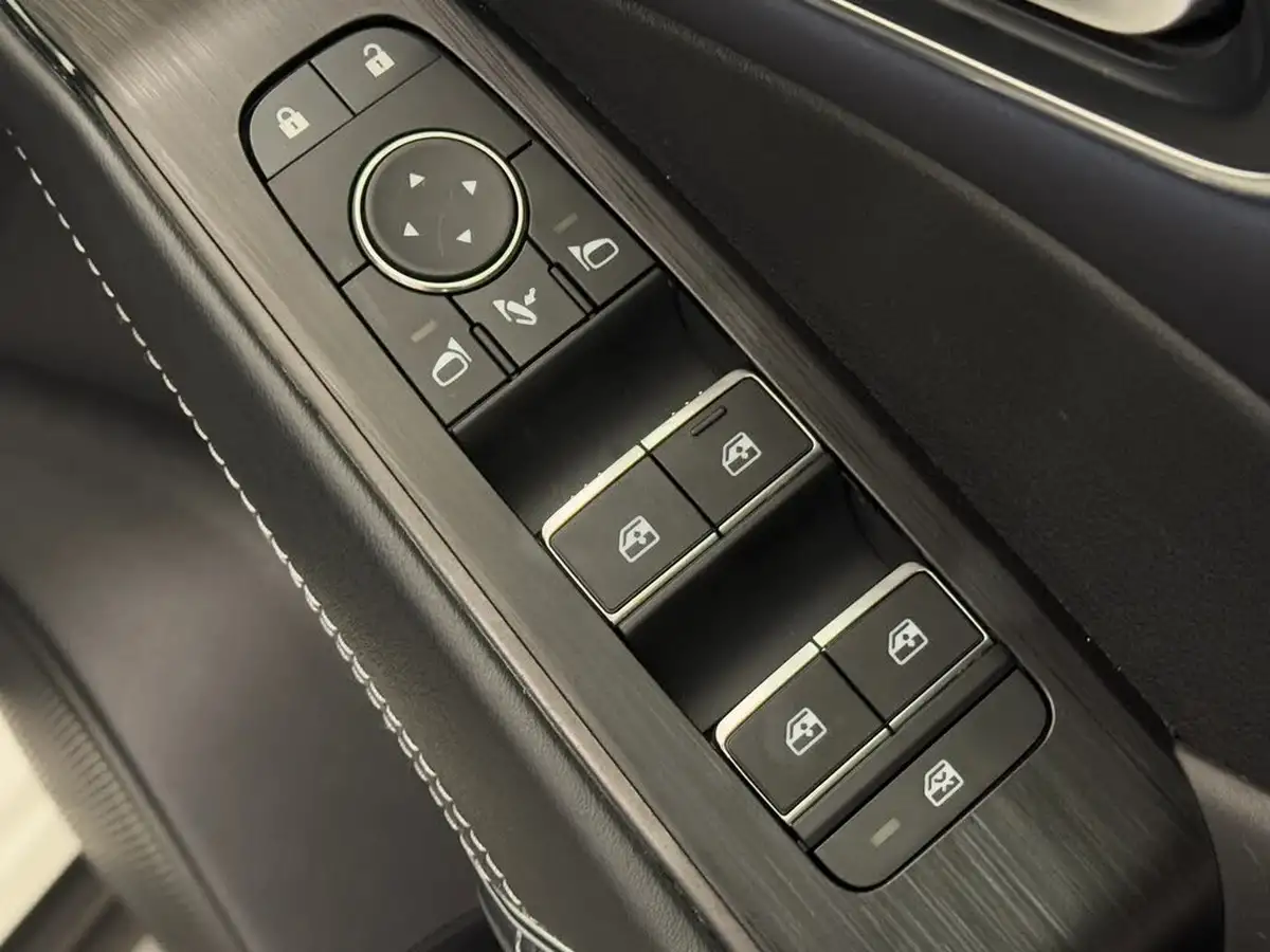 2023-nissan-qashqai-15-tekna-big-19