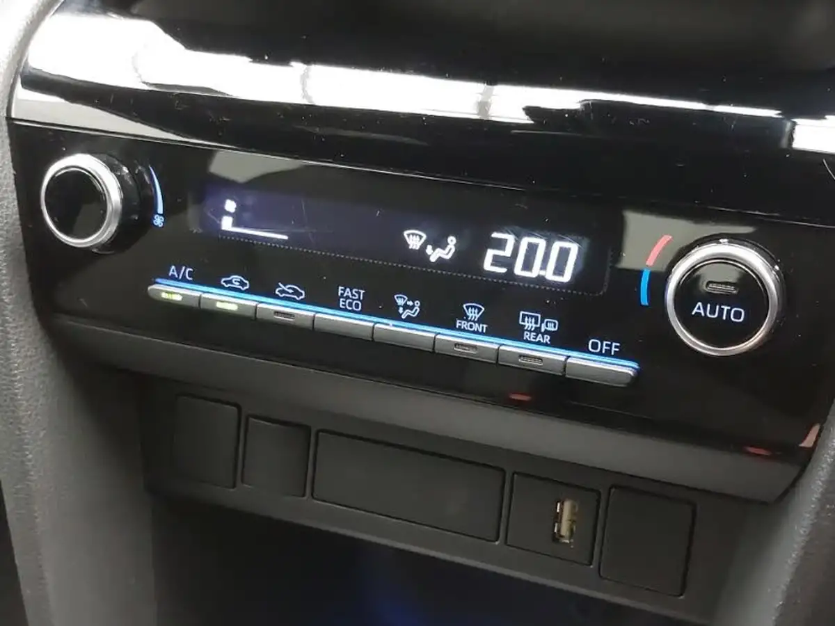 2021-toyota-yaris-15-vvt-i-design-panoramic-roof-big-13