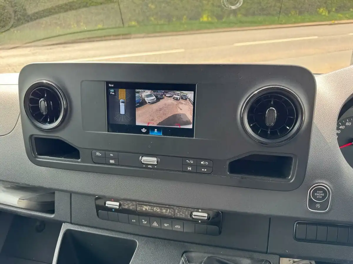 2022-mercedes-benz-sprinter-20cdi-315-l2h2-premium-panel-eco-gear-360-big-15