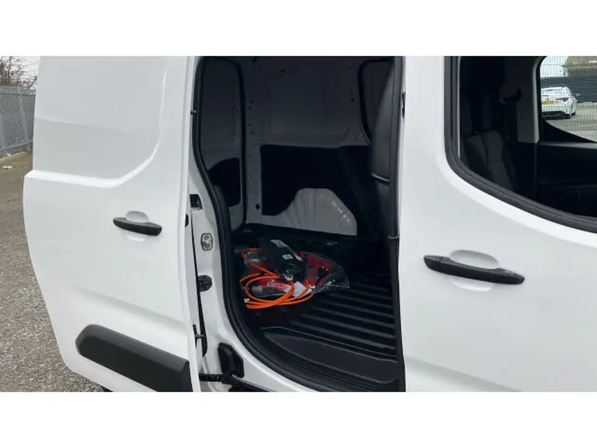 2021-toyota-proace-city-e-icon-big-24