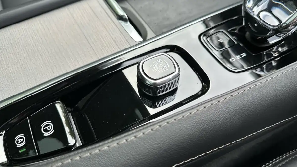 2024-volvo-xc90-20-b6-ultimate-big-25
