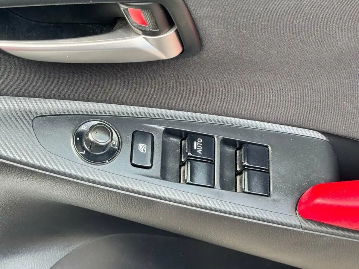 2016-mazda-mazda2-15-red-edition-big-14
