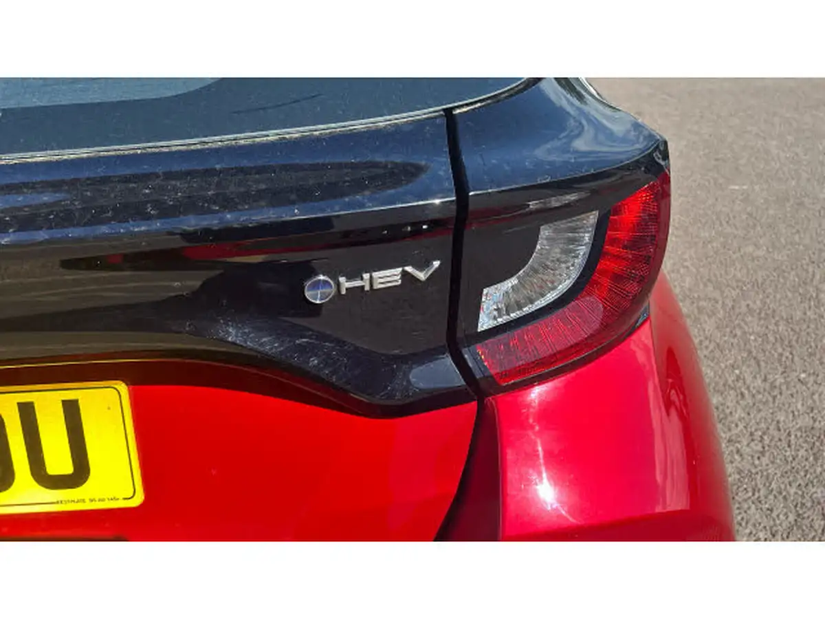 2024-toyota-yaris-15-vvt-i-icon-big-38