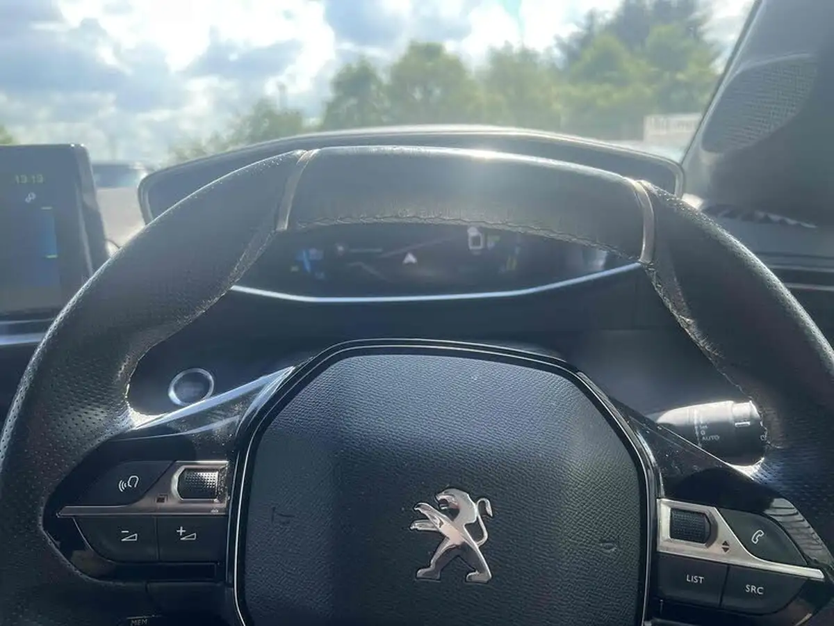 2022-peugeot-208-e-gt-136bhp-50kwh-big-39