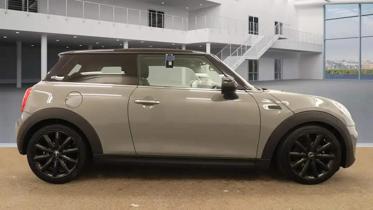 2017-mini-cooper-15-cooper-ss-hatchback-3d-big-5