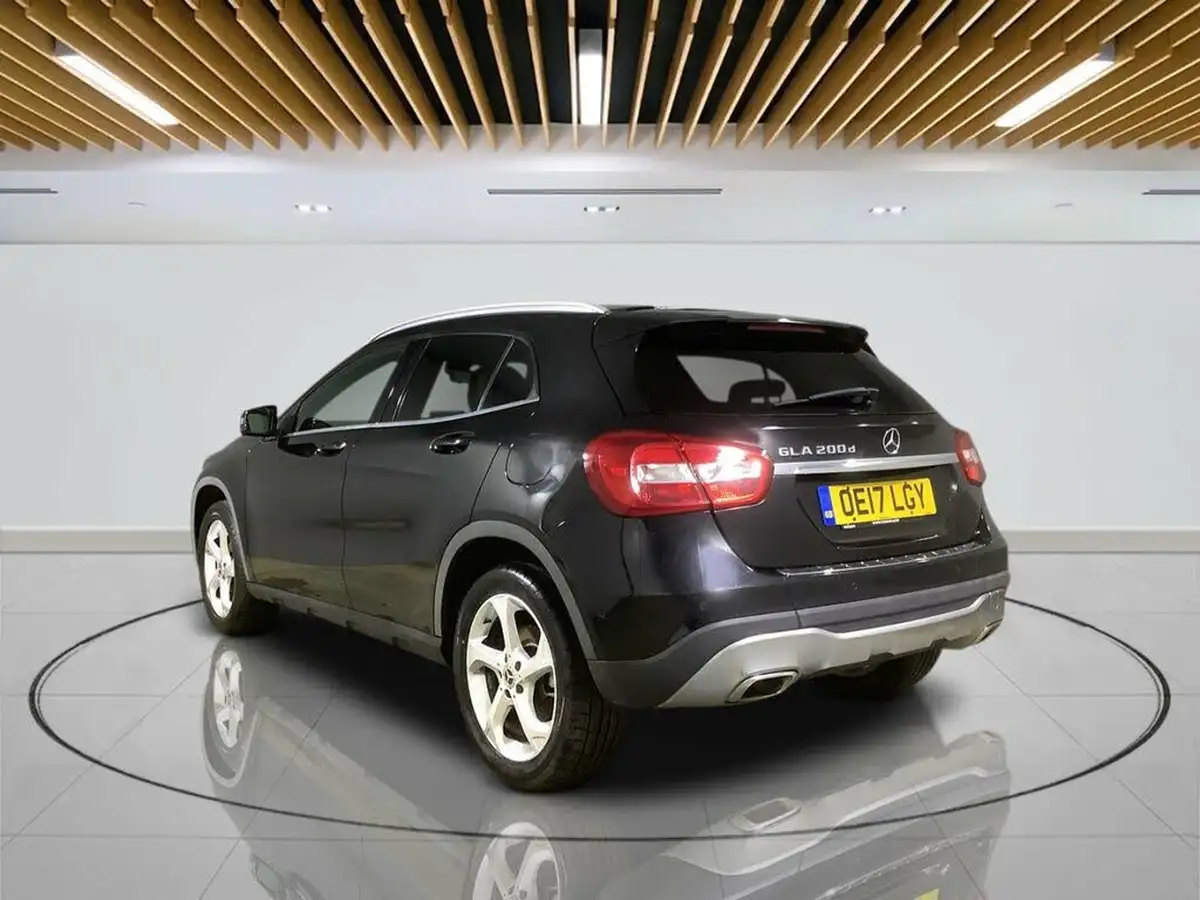 2017-mercedes-benz-gla-class-21d-gla-200d-sport-executivess-big-6